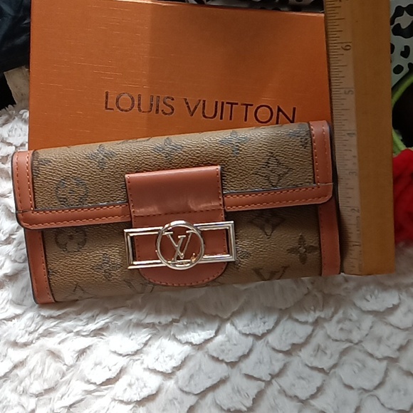 NIB designer inspired folding wallet - Picture 7 of 9